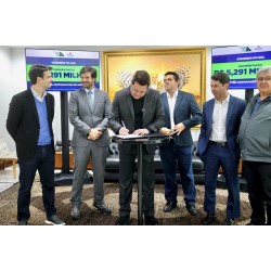 Governador Ratinho Junior libera mais R$ 31,6 milhões do programa Asfalto Novo, Vida Nova a seis municípios